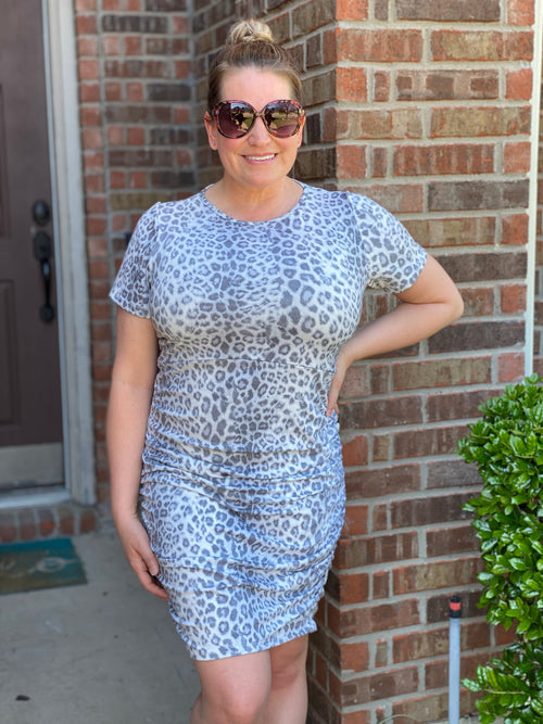 Short Sleeve Ruched Dress in Grey Leopard - S-XL